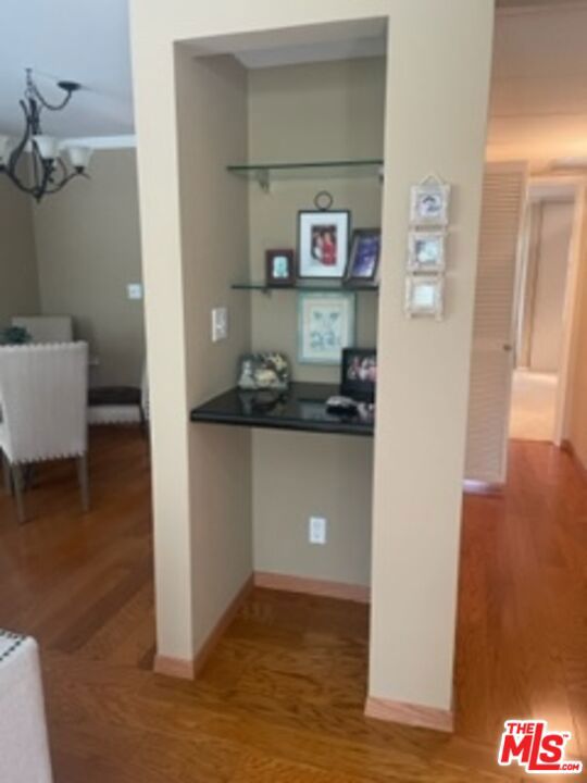 4845 Maytime Lane, Culver City CA: https://media.crmls.org/mediaz/f9c9722c-bd99-4ee8-9230-1576050bec6d.jpg