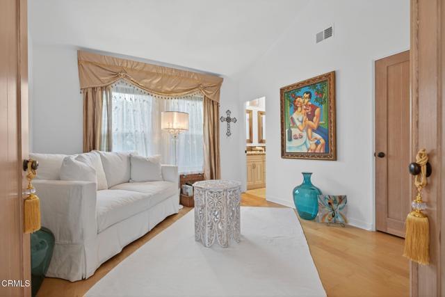 1454 S La Luna Avenue, Ojai CA: https://media.crmls.org/mediaz/f9c9baa0-2c2d-4f3d-83b0-d8e6d49307e1.jpg