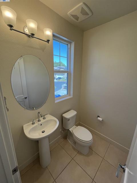 17659 Whisper Ln, Castro Valley CA: https://media.crmls.org/mediaz/f9cb4576-a77d-4ea7-bd67-8acd33772a05.jpg
