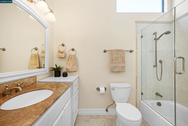 368 Grapevine Pl, Pleasant Hill CA: https://media.crmls.org/mediaz/f9cb8f4e-93d9-4b9e-b413-0ea12f30ae0a.jpg