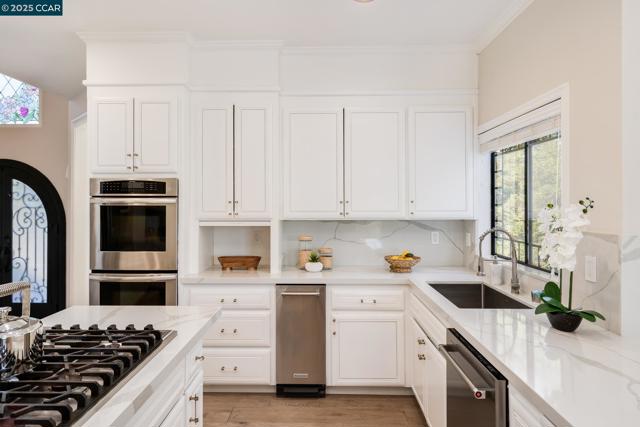 15 Blemer Ct, Danville CA: https://media.crmls.org/mediaz/f9cc8ed0-832d-4fd2-aa02-c95c43a20962.jpg