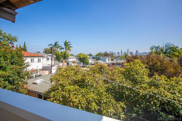 324 D Ave, Coronado CA: https://media.crmls.org/mediaz/f9cd4a55-e9db-40b3-8e75-5157d38ca46a.jpg