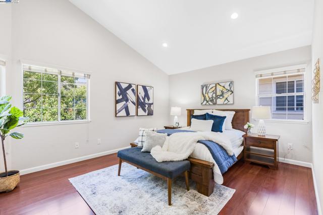 5373 Shamrock Cmn, Fremont CA: https://media.crmls.org/mediaz/f9cd6d8b-5681-4eea-9be9-09ad05b61051.jpg