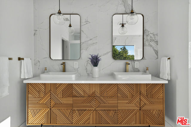 2603 Crestmoore Place, Los Angeles CA: https://media.crmls.org/mediaz/f9ce2e1c-981b-4dc2-8478-ff027da91a40.jpg