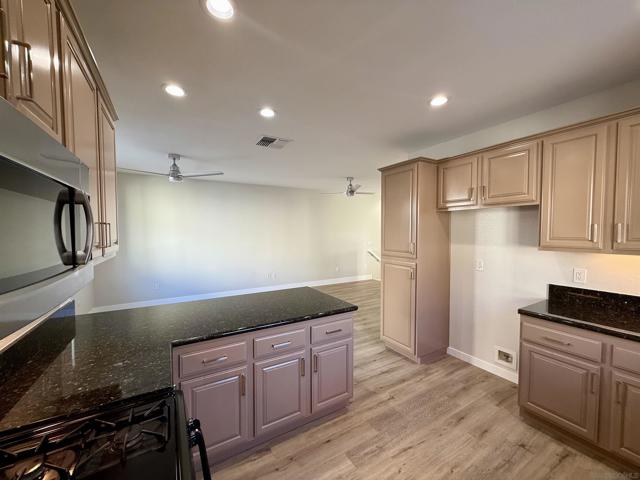 362 Kentucky Avenue, El Cajon, California 92020, 3 Bedrooms Bedrooms, ,2 BathroomsBathrooms,Townhouse,For Sale,Kentucky Avenue,250016846SD