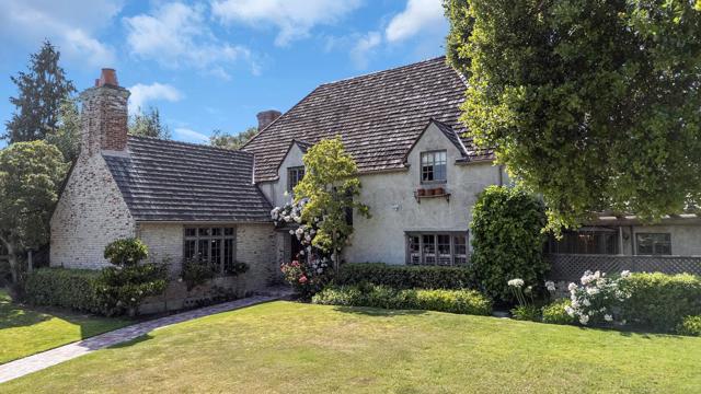 8 Los Laureles Avenue, Salinas CA: https://media.crmls.org/mediaz/f9ce916a-ecb7-49b3-8f21-6cb87dfd4268.jpg