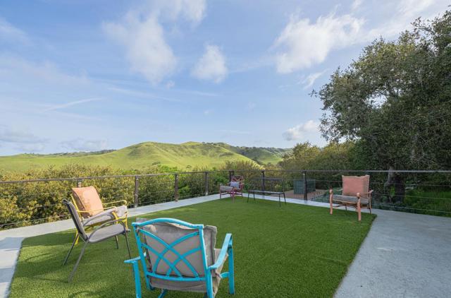 383 Corral De Tierra Road, Salinas CA: https://media.crmls.org/mediaz/f9cf7401-484a-4b48-8ea0-7f937f9f903a.jpg