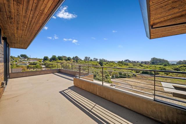600 Seaview Terrace, La Selva Beach CA: https://media.crmls.org/mediaz/f9cfad06-fbf3-4d6e-8b6c-4b6a94a69812.jpg