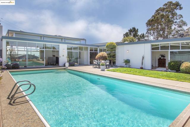 7145 View Ave, El Cerrito CA: https://media.crmls.org/mediaz/f9cfbb3f-ffd5-4cdd-9785-97cecb43932a.jpg