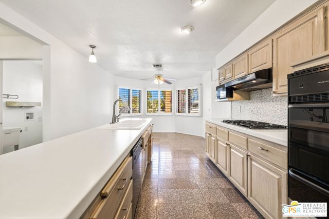 Image 20 of 47 For 71751 Magnesia Falls Drive