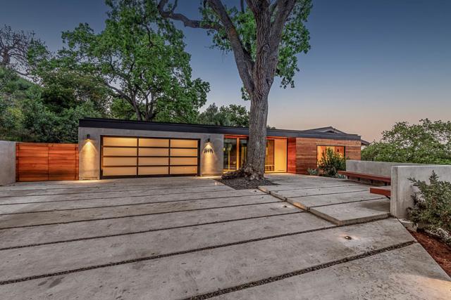 26896 Alejandro Drive, Los Altos Hills CA: https://media.crmls.org/mediaz/f9d1595b-c1e5-4dbb-befa-9a78691c2be0.jpg