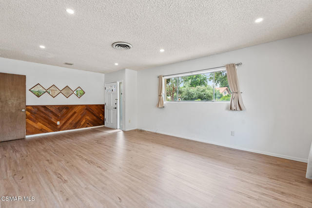 15546 Olden Street, Sylmar CA: https://media.crmls.org/mediaz/f9d19ee0-d4eb-4221-b066-8d6acdede9e8.jpg