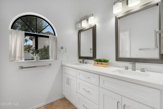 32_11938841_184402_184402-EO-132