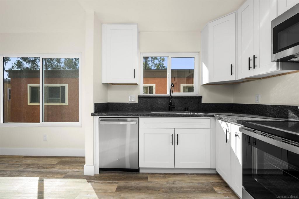 1611 Pentecost Way - photo 9