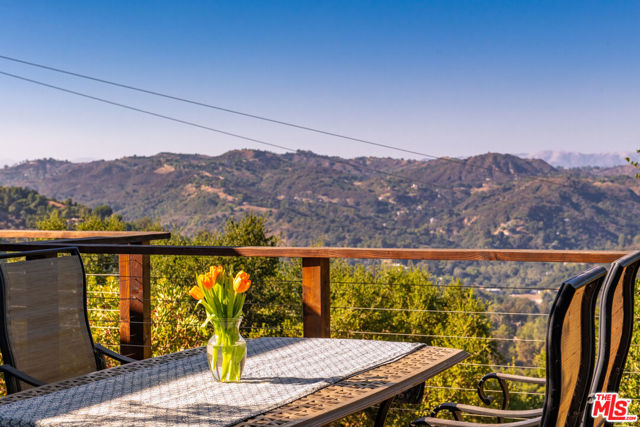 20158 Observation Drive, Topanga CA: https://media.crmls.org/mediaz/f9d4a7a0-2696-4860-81fb-b169bc91ccb6.jpg