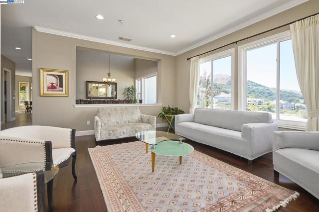 3272 Ashbourne Cir, San Ramon CA: https://media.crmls.org/mediaz/f9d4d593-c858-41df-9d35-a8fc52c9bfb1.jpg