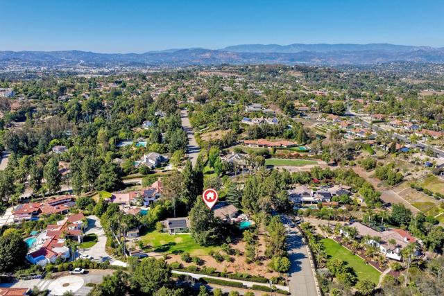 2183 Lundy Lake Dr, Escondido CA: https://media.crmls.org/mediaz/f9d596d3-939a-4d1e-9161-cffffd2397b2.jpg