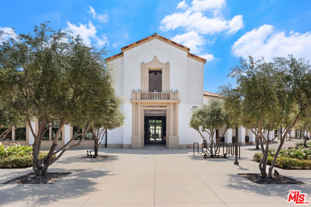 4392 Park Paloma, Calabasas CA: https://media.crmls.org/mediaz/f9d7d97a-8d9e-4a3f-9265-ca6a85b588e7.jpg