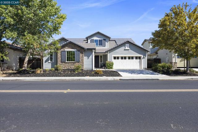 951 Dainty Avenue, Brentwood CA: https://media.crmls.org/mediaz/f9d80807-a9a1-40cb-9bd1-baf9de289689.jpg