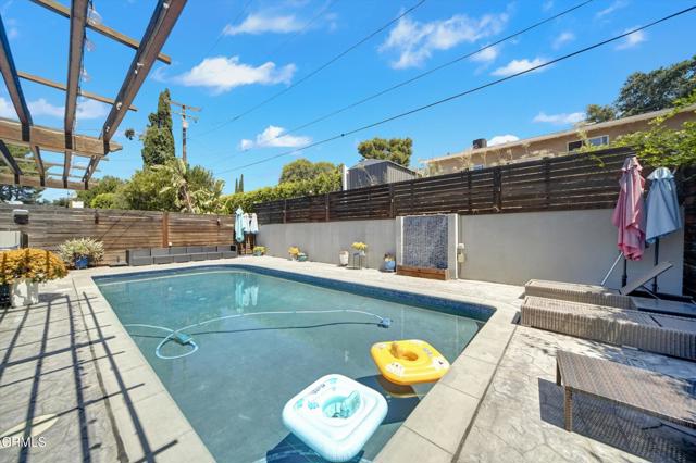 3041 Alabama Street, La Crescenta CA: https://media.crmls.org/mediaz/f9d80b09-eef7-4c58-bf87-c9f76efb2a9a.jpg