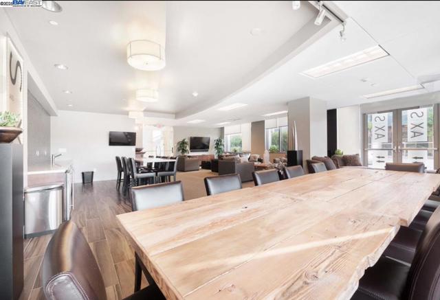 38 N Almaden Blvd, San Jose CA: https://media.crmls.org/mediaz/f9d8349d-cb78-427e-aeb7-bc74011fa01c.jpg