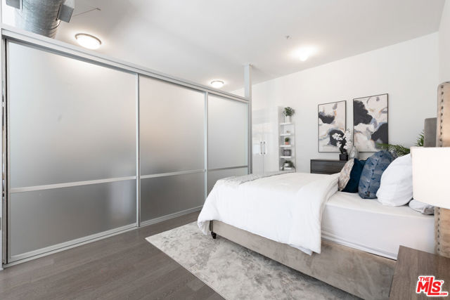 4080 Glencoe Avenue, Marina del Rey CA: https://media.crmls.org/mediaz/f9d9ca58-a099-43db-87e0-715744c02bb7.jpg