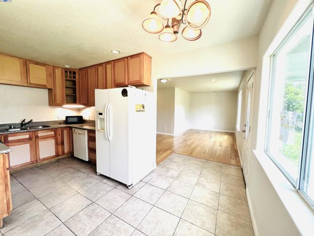 6223 Dairy Ave, Newark CA: https://media.crmls.org/mediaz/f9dac533-eb25-4a62-b560-4a837f52493a.jpg
