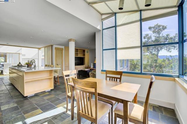 319 Tappan Ter, Orinda CA: https://media.crmls.org/mediaz/f9dae136-ff87-4f70-8efd-ae30bb8cbf4a.jpg