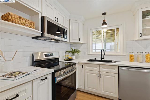 19678 Bernal Street, Castro Valley CA: https://media.crmls.org/mediaz/f9daeef1-4901-4ea2-a5a1-0d38a1f51b7c.jpg