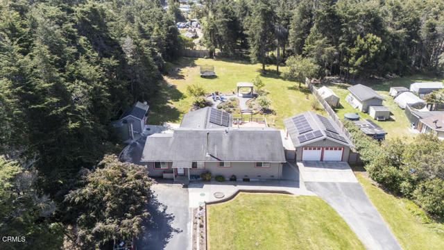 31341 Thomas Lane, Fort Bragg CA: https://media.crmls.org/mediaz/f9db7de6-721e-457e-81aa-5c0db60b55cf.jpg