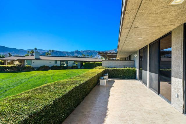 9 Rutgers Court, Rancho Mirage CA: https://media.crmls.org/mediaz/f9dd2070-3e1e-462d-a880-64861922b0b9.jpg