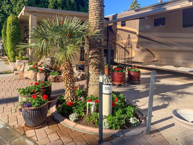 80394 Avenue 48, Indio CA: https://media.crmls.org/mediaz/f9dd4dae-e52f-4f9c-8dbb-9250e527f37e.jpg