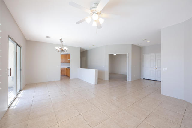 44950 Calle Santa Barbara, La Quinta CA: https://media.crmls.org/mediaz/f9dd78c3-78ff-4520-9178-816a25e3a377.jpg