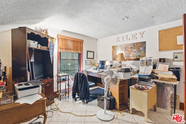 128 N St Andrews Place, Los Angeles CA: https://media.crmls.org/mediaz/f9de23ad-61d7-4a81-aaa9-fca3eeb231c8.jpg
