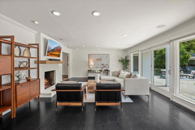 14228 Amherst Court, Los Altos Hills CA: https://media.crmls.org/mediaz/f9de5d19-f092-4843-8c6f-e329bfe31b08.jpg