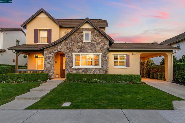 2261 Genoa St, Danville CA: https://media.crmls.org/mediaz/f9de9181-4245-42da-9b31-7e79df2448f3.jpg