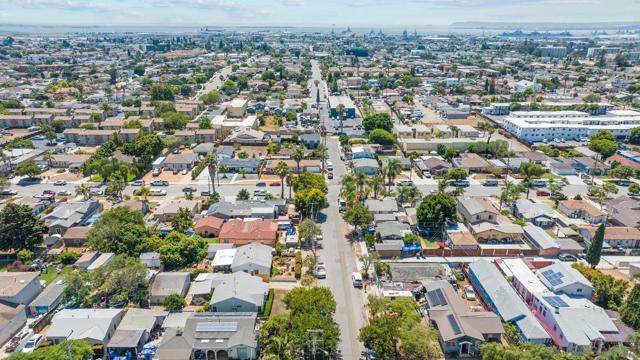 1432 E 20th St, National City CA: https://media.crmls.org/mediaz/f9decbc3-ceeb-4ae2-a7c7-628158bd00f8.jpg