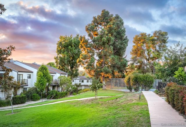 7325 Alicante Rd, Carlsbad CA: https://media.crmls.org/mediaz/f9df41fa-a3e4-4e5f-b3bc-84784bc8922e.jpg