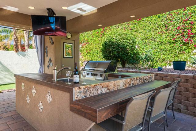 69822 Camino Pacifico, Rancho Mirage CA: https://media.crmls.org/mediaz/f9df7740-6c78-4377-b0ed-561174804826.jpg