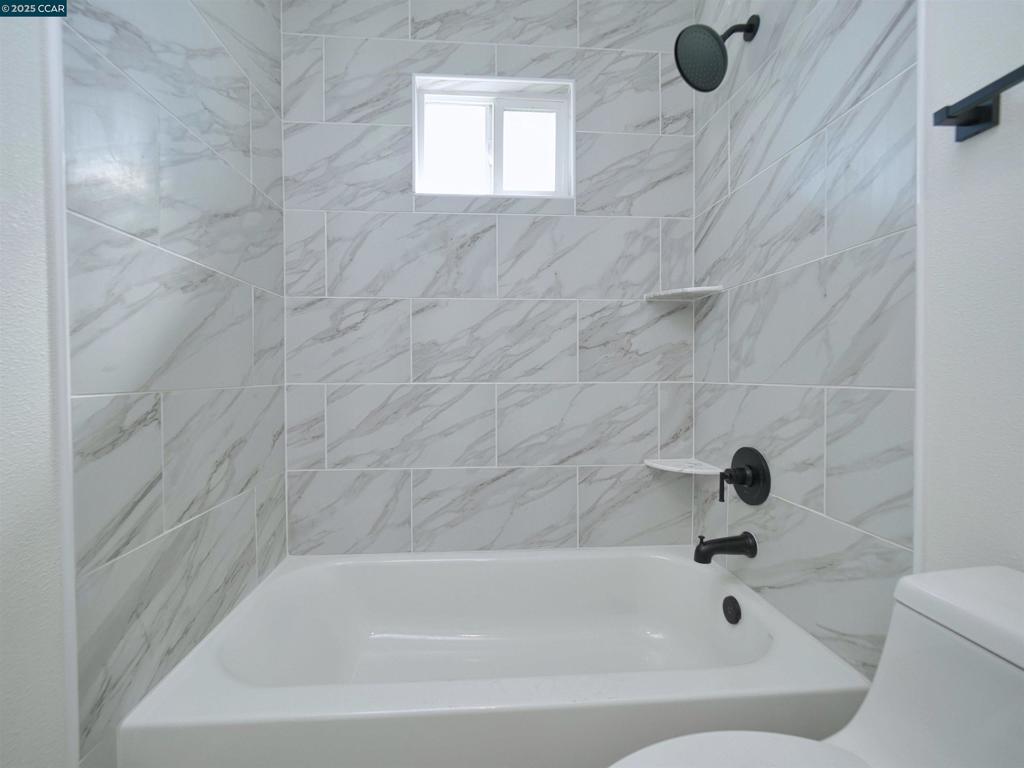 https://media.crmls.org/mediaz/f9dfb9ed-36b9-4e09-8c10-2addef218a16.jpg?preset=X-Large