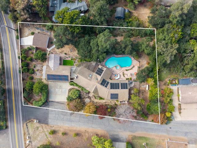 Detail Gallery Image 3 of 75 For 1285 Hidden Oaks Trail, Vista,  CA 92084 - 4 Beds | 4 Baths