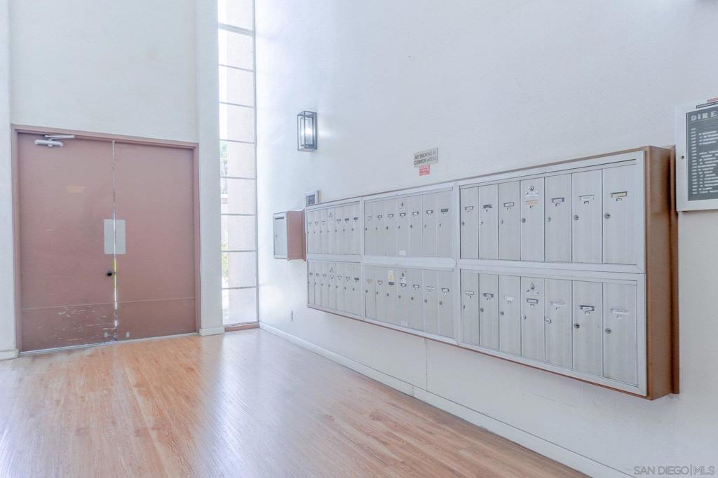 https://media.crmls.org/mediaz/f9e0b9c1-f000-46da-85be-3730557de8a1.jpg?preset=X-Large