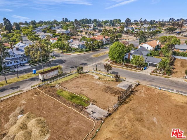 14827 Pampas Ricas Boulevard, Pacific Palisades CA: https://media.crmls.org/mediaz/f9e0d037-4c9a-49c9-a5d4-a7ffc10e9158.jpg