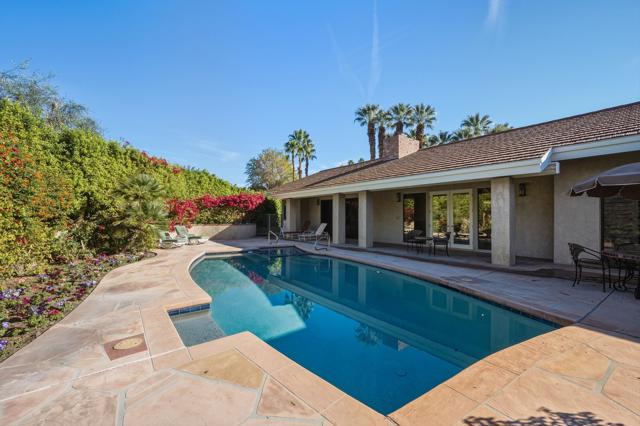 71170 W Thunderbird Terrace, Rancho Mirage CA: https://media.crmls.org/mediaz/f9e0f544-dff7-4a27-9309-438c20863836.jpg