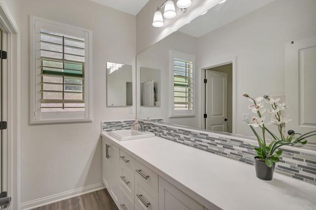21408 Trail Ridge Drive, Escondido CA: https://media.crmls.org/mediaz/f9e0f9dd-675d-4f1d-a543-350776e63e18.jpg