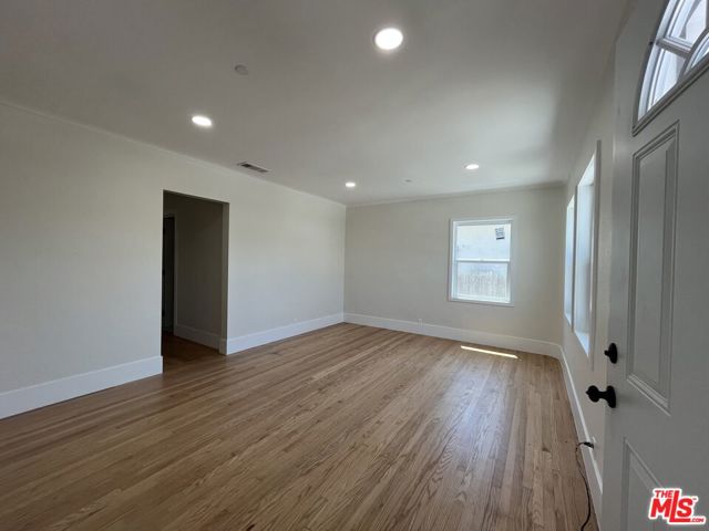 8640 Baring Cross Street, Los Angeles CA: https://media.crmls.org/mediaz/f9e16cea-5012-447d-9d6b-26f1875d0897.jpg