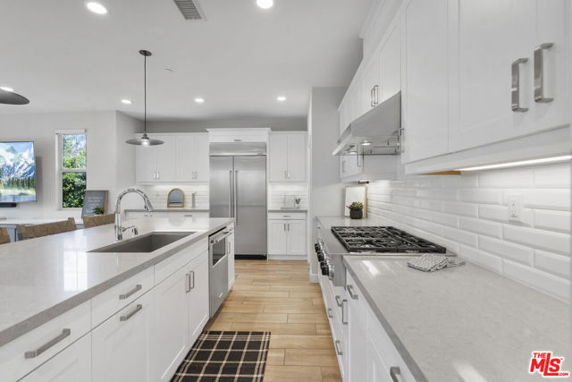 6 Alimon Street, Rancho Mission Viejo CA: https://media.crmls.org/mediaz/f9e18184-c31a-49a5-9781-f086b54f0dc7.jpg
