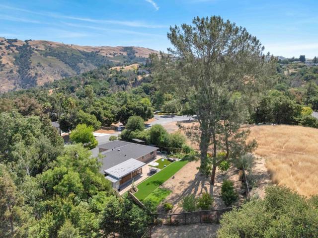 17035 Copper Hill Drive, Morgan Hill CA: https://media.crmls.org/mediaz/f9e1fa61-f4f4-4f6e-9c98-b5149e817efc.jpg