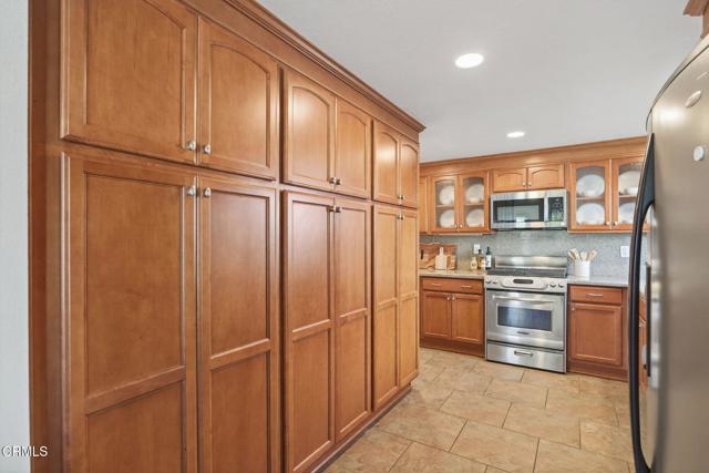 Image 11 of 39 For 9914 Jamestown Street