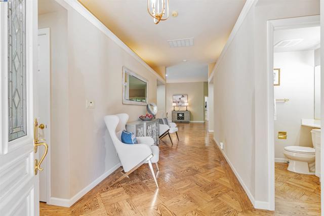 158 Golden Ridge Rd, Alamo CA: https://media.crmls.org/mediaz/f9e25f6e-9410-4195-bec5-677e0a968fbd.jpg